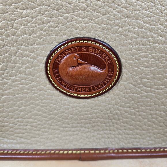 Dooney & Bourke Vintage Equestrian Pebbled Leather Shoulder Bag Cream Brown - Picture 3 of 9